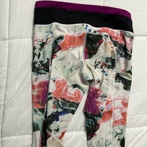 Lululemon size 8 multi color Speed Tight III legging